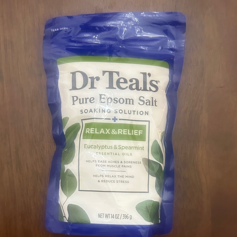 Dr Teal's Eucalyptus & Spearmint Bath Soak - Blue and Green